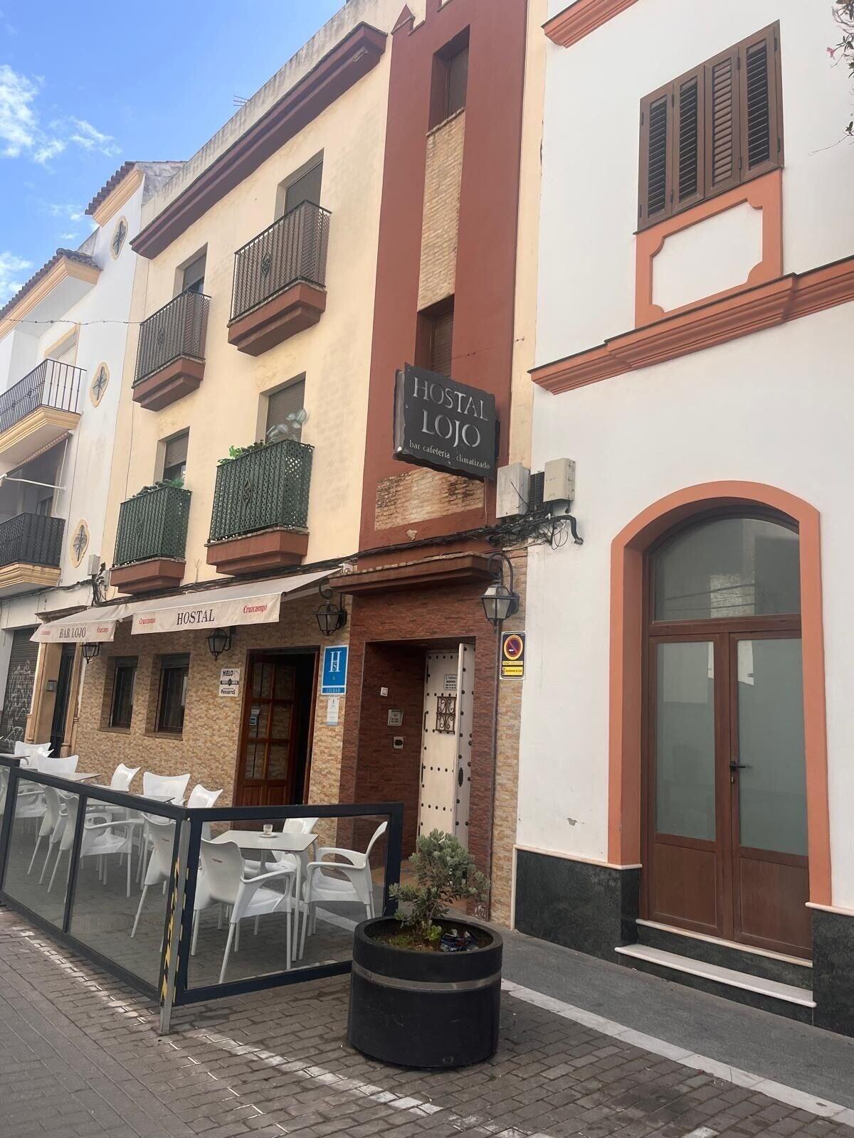 Varios Hostal Lojo