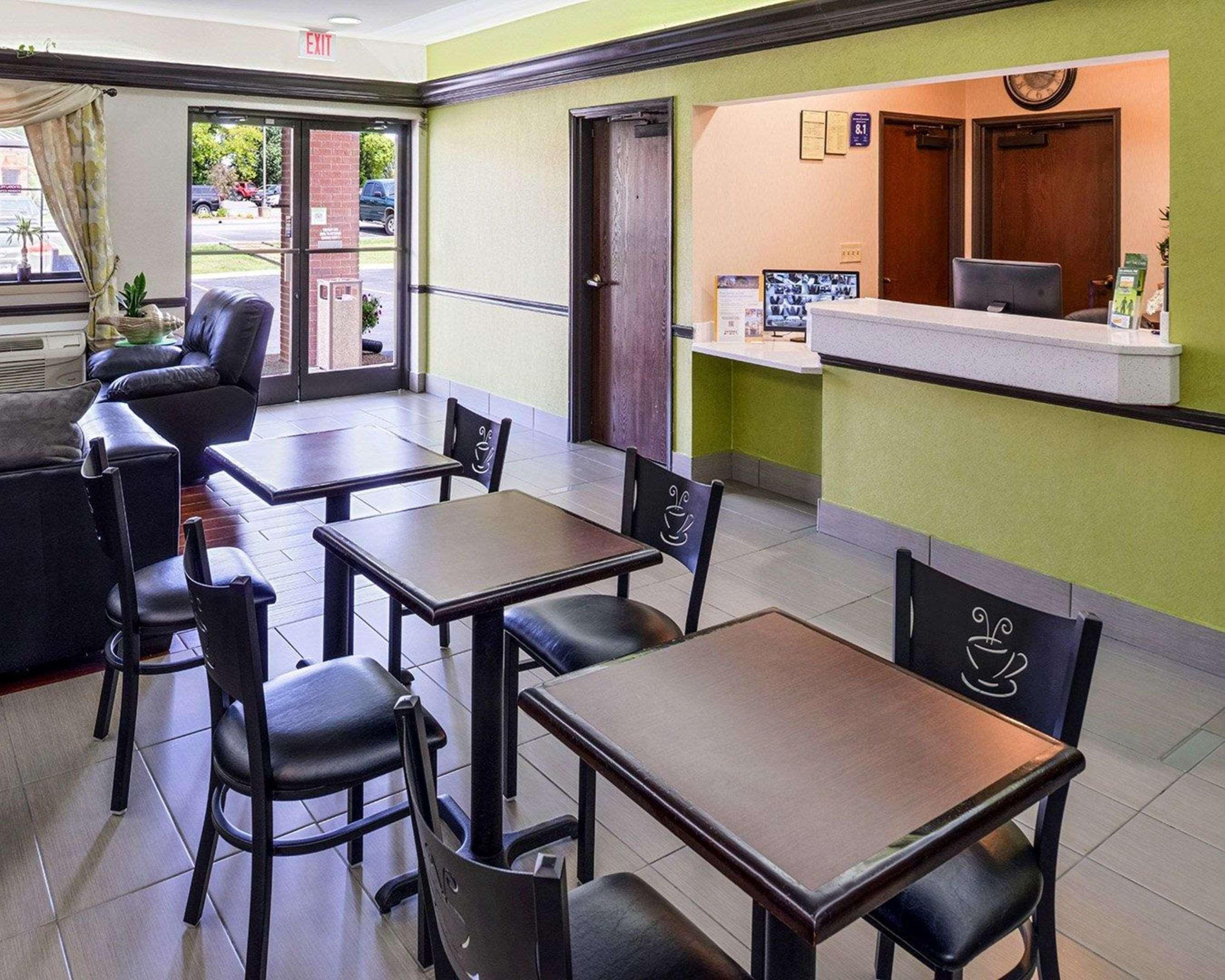 Restaurant Econo Lodge Inn & Suites Shelbyville