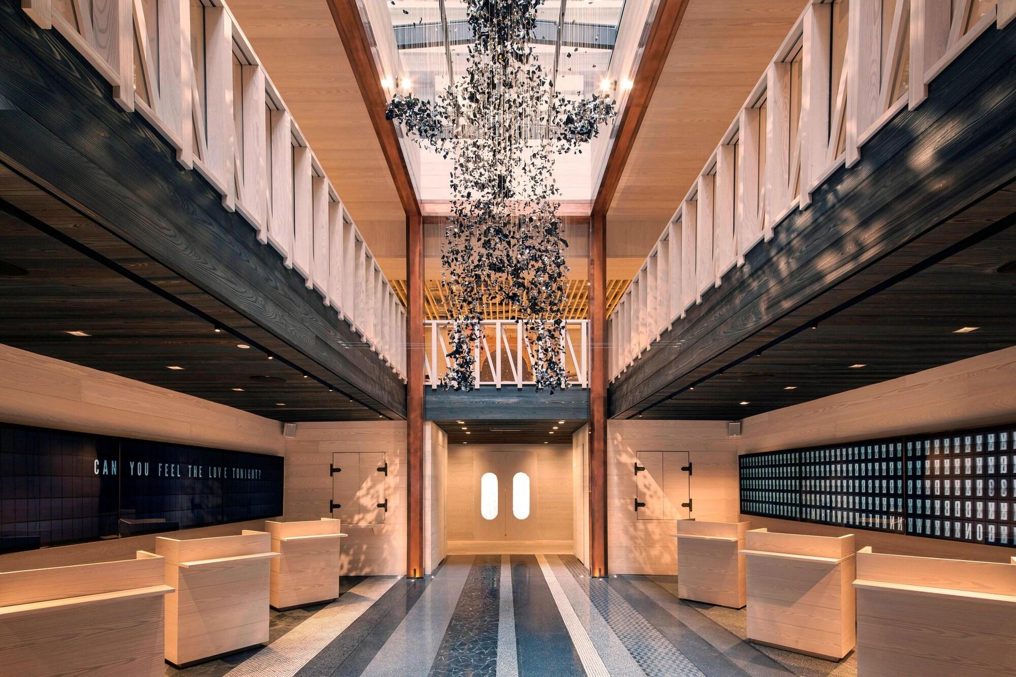 Vista Lobby Moxy NYC Times Square