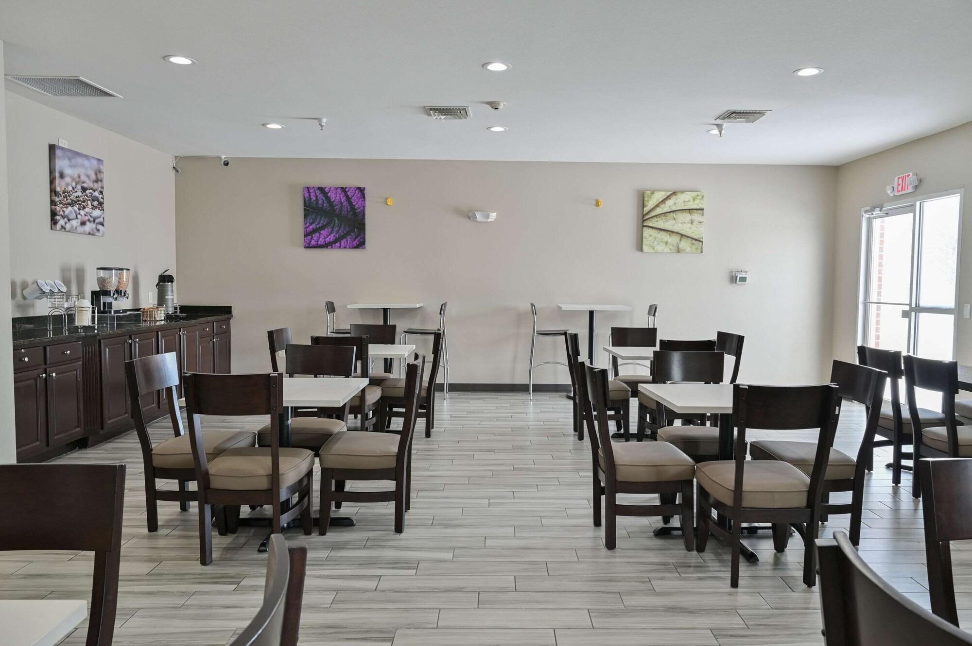 Restaurant Sleep Inn & Suites Washington near Peoria