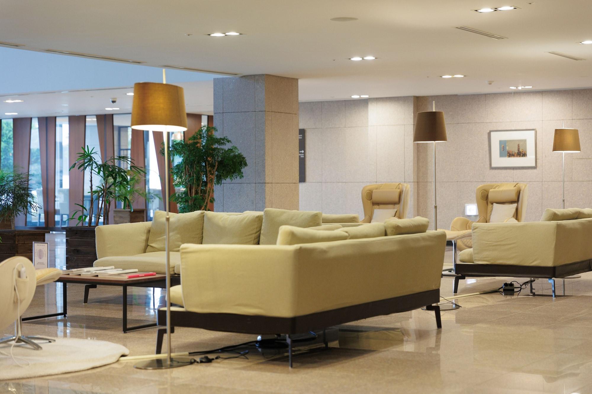 Vista Lobby Luceville