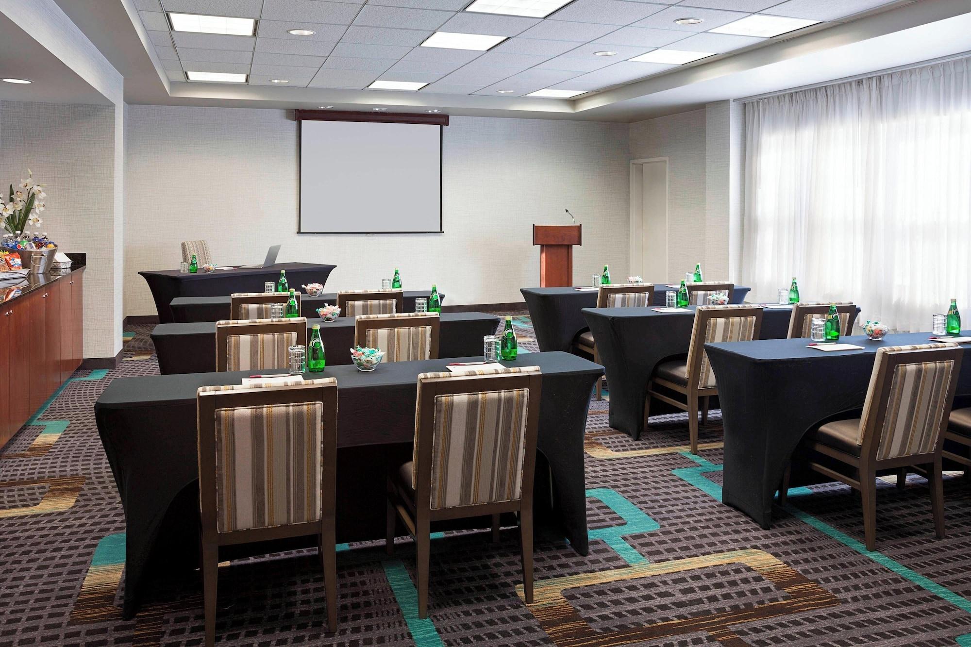 Sala de Reuniones Residence Inn by Marriott Toronto Airport