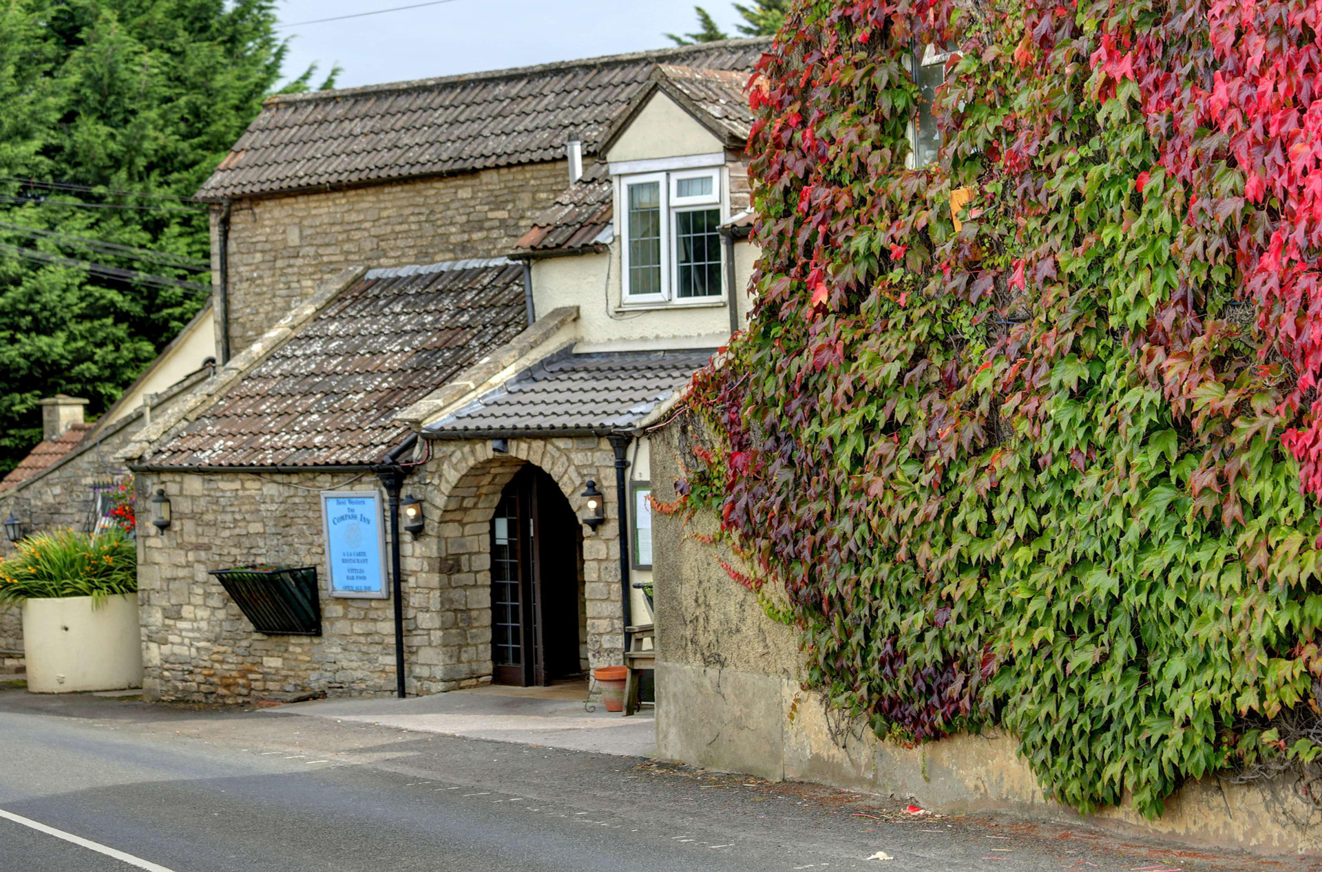 Vista Exterior Best Western The Compass Inn