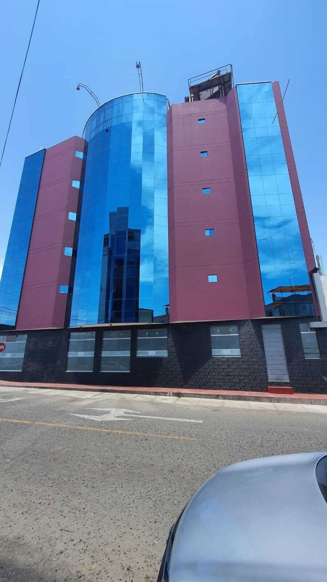 Varios Platinium Hotel