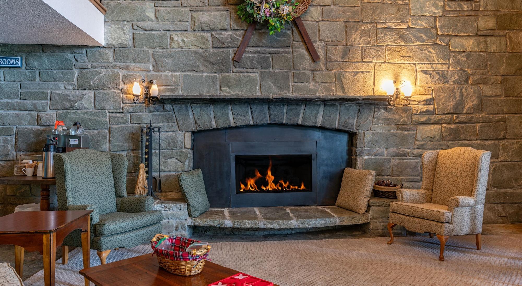 Vista Lobby 4 Seasons at Beech Mountain