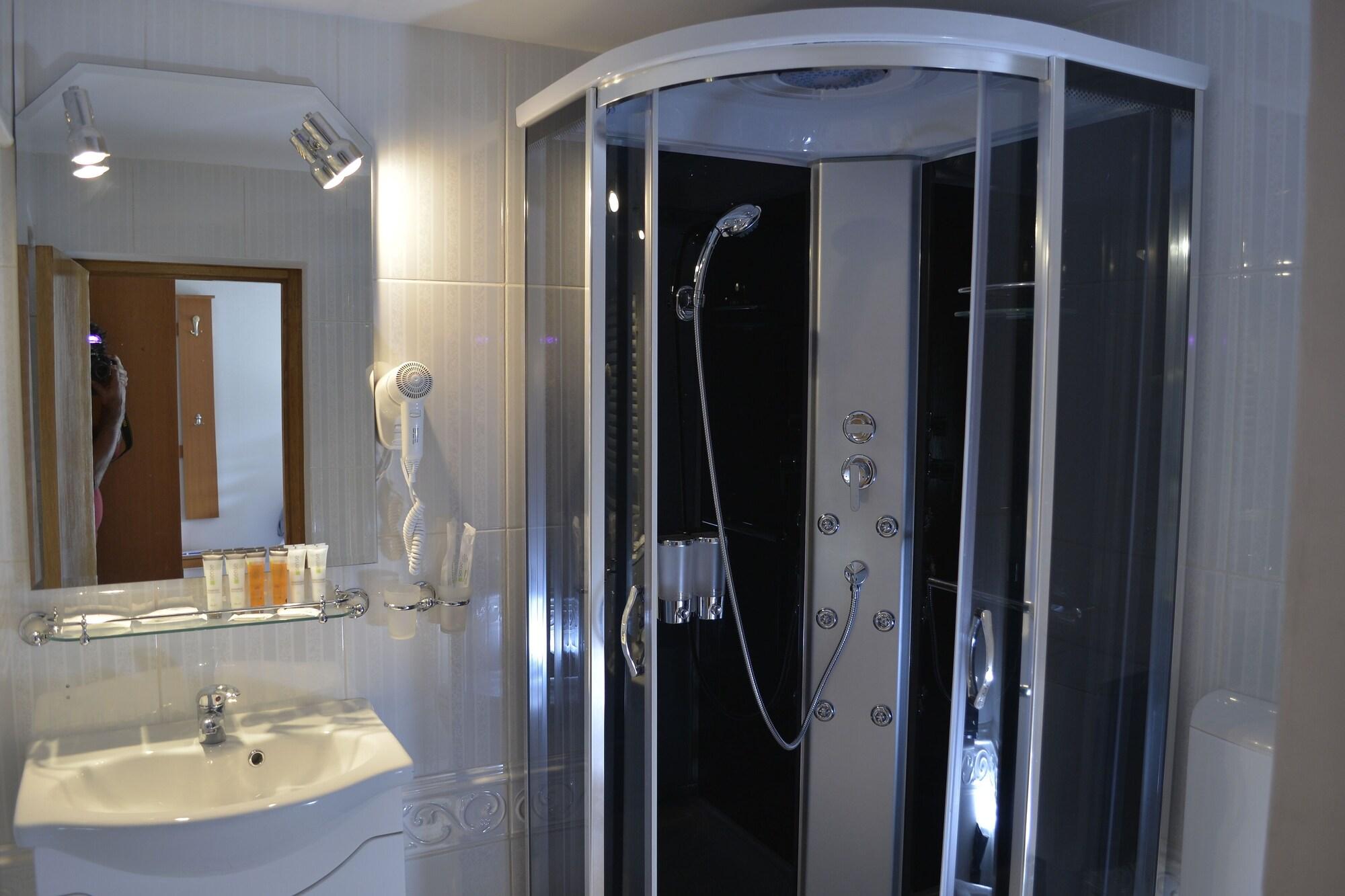 Equipamiento de Habitación Alimar