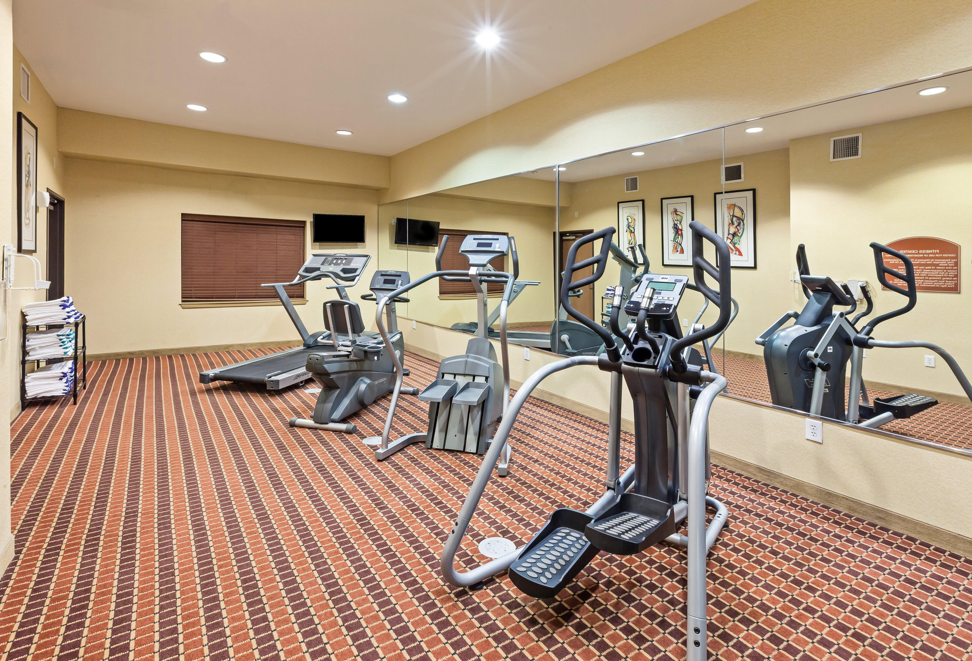 Instalaciones Recreativas Holiday Inn Express Hotel & Suites Laredo-Event Center Area by IHG