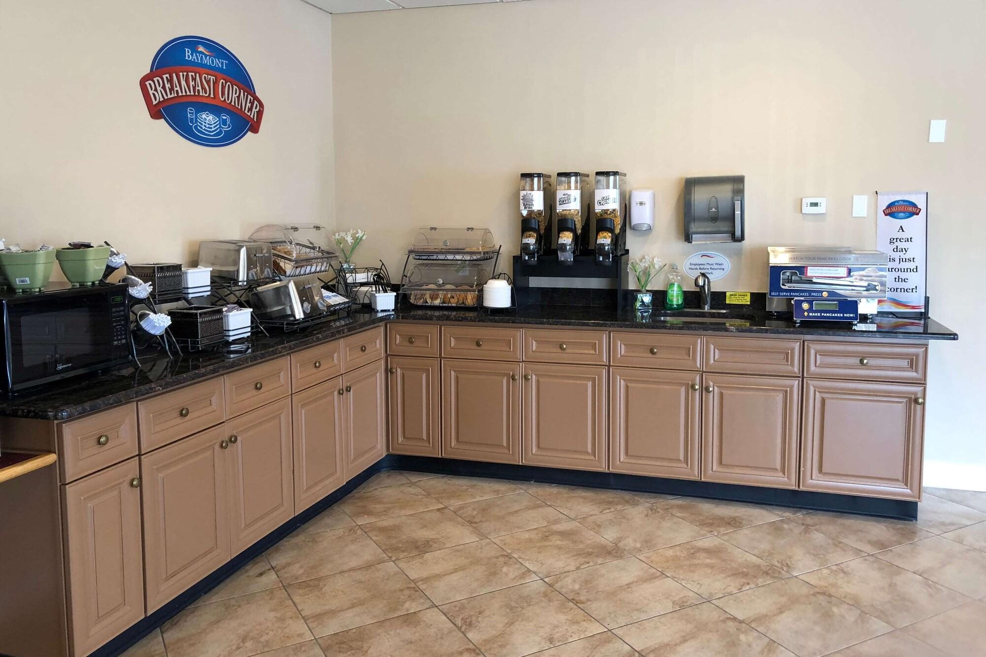 Restaurant Baymont by Wyndham Latham Albany Airport