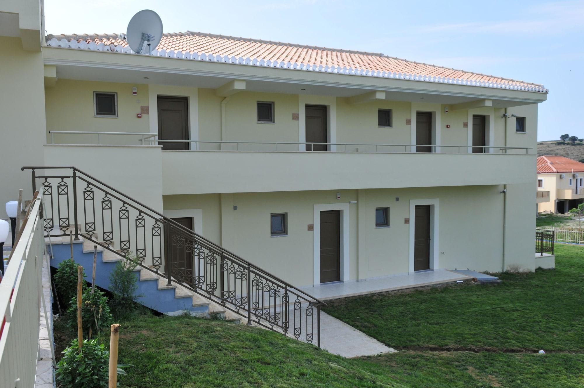 Vista Exterior Finiki Plaza