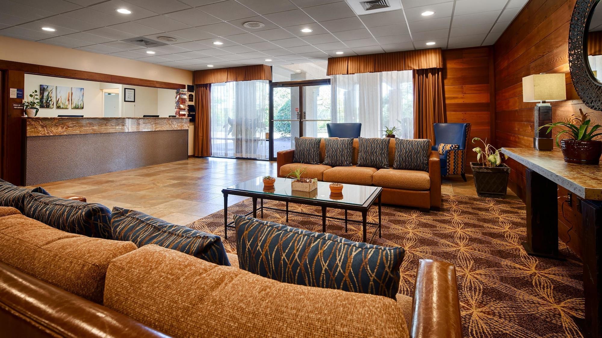 Vista Lobby Best Western Crossroads Inn