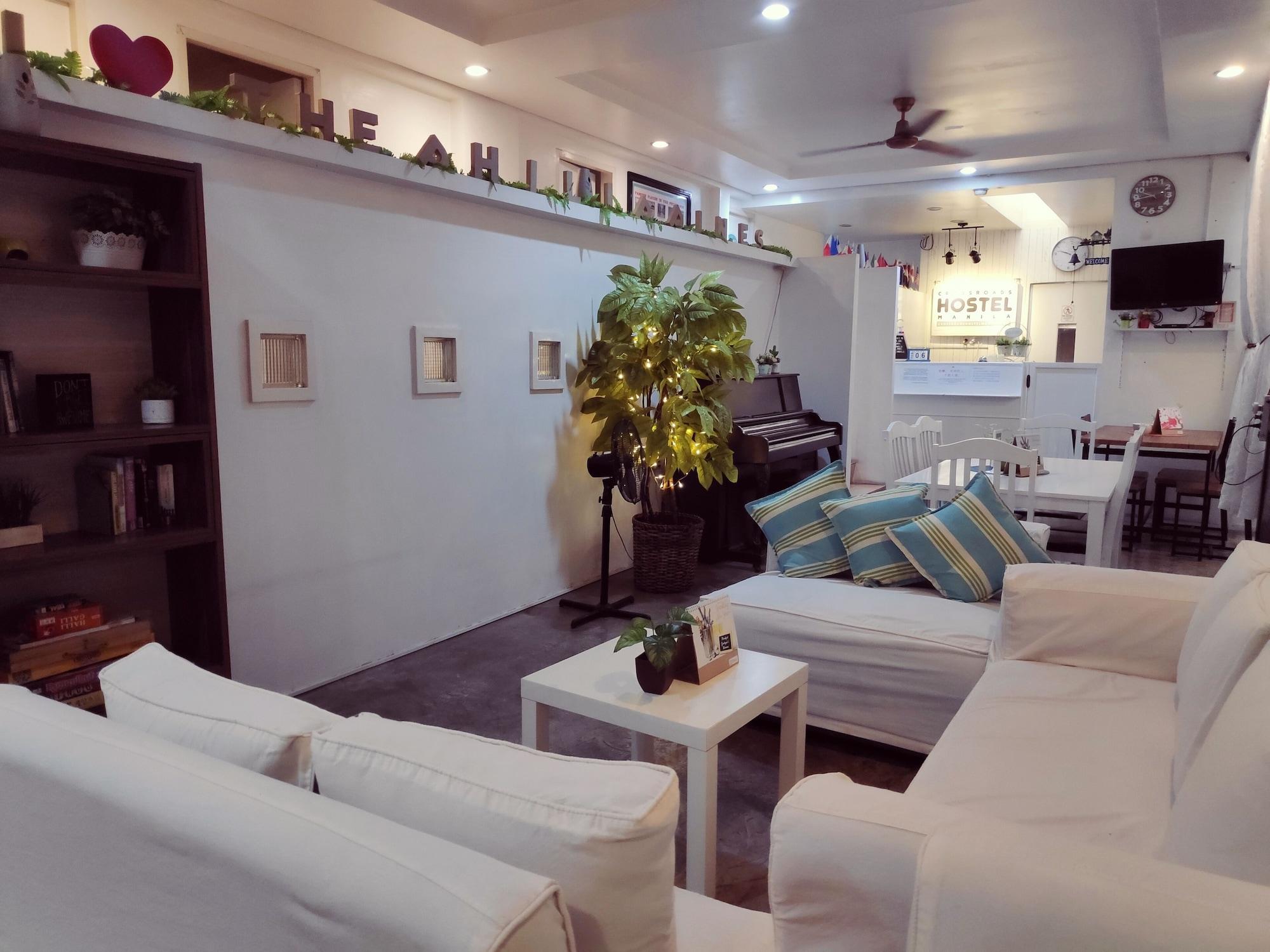 Vista Lobby Crossroads Hostel Manila