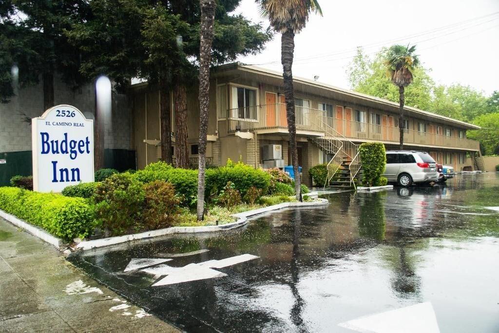 Vista Exterior Budget Inn Redwood City