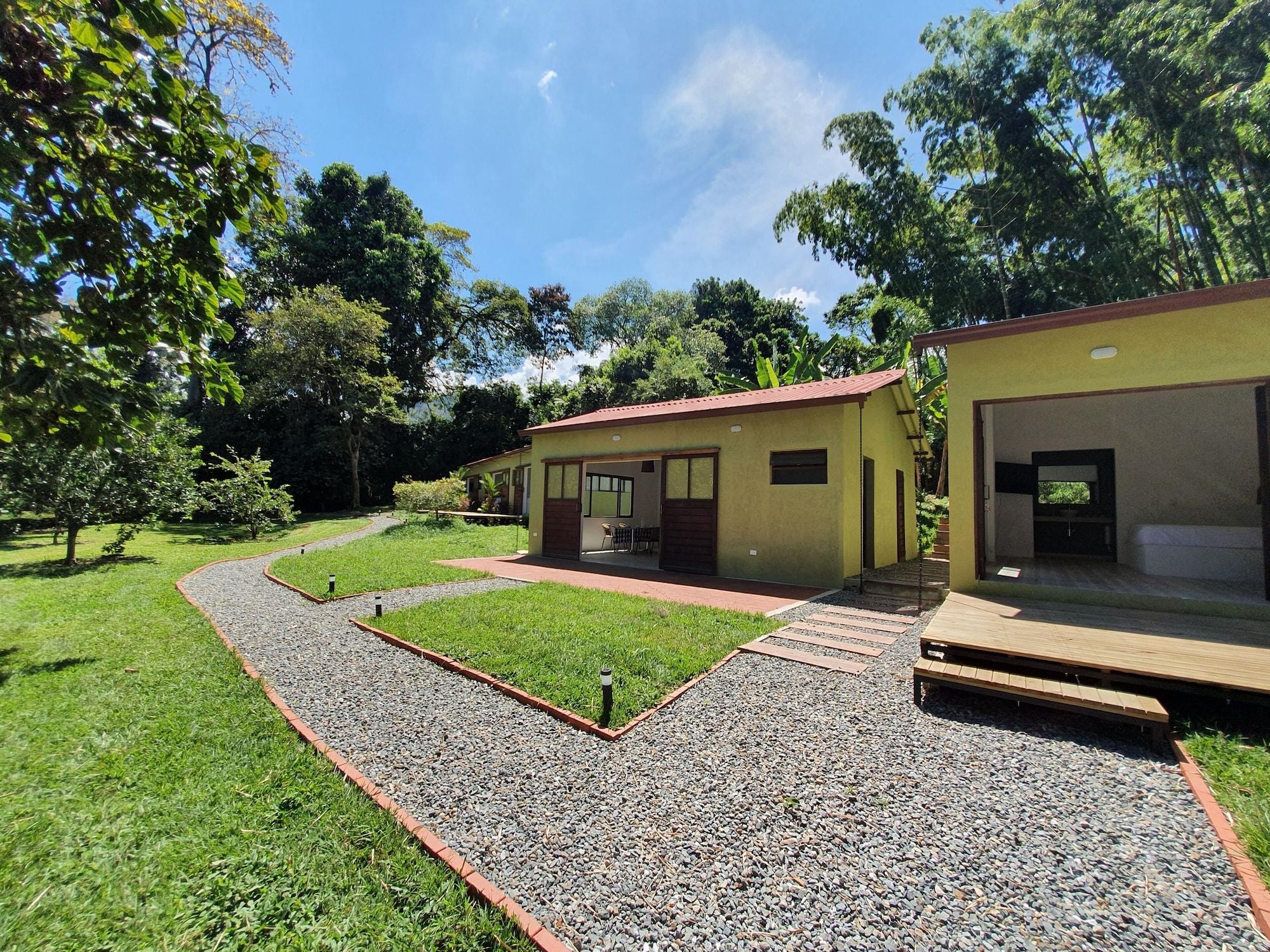 Equipamiento de Habitación La Frontera