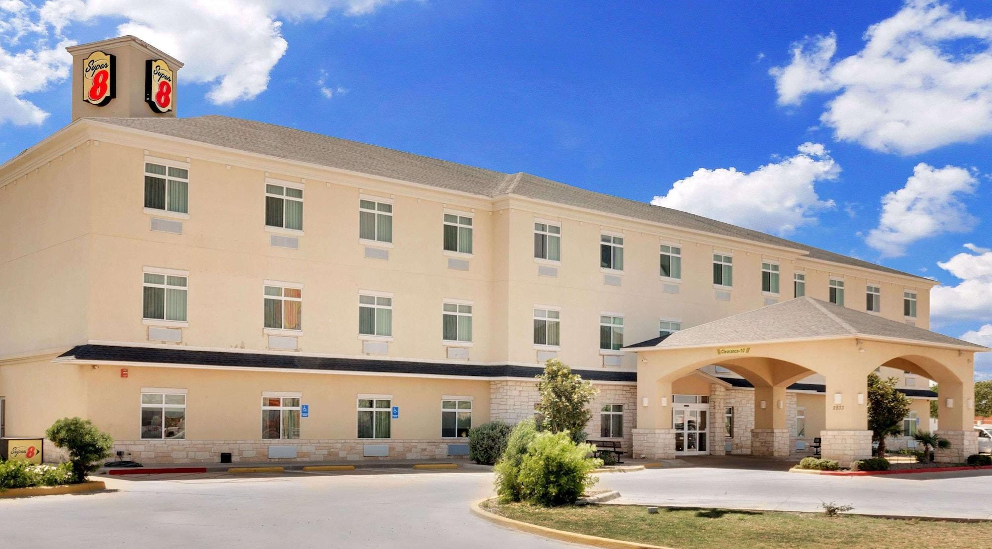 Varios Super 8 by Wyndham Odessa TX