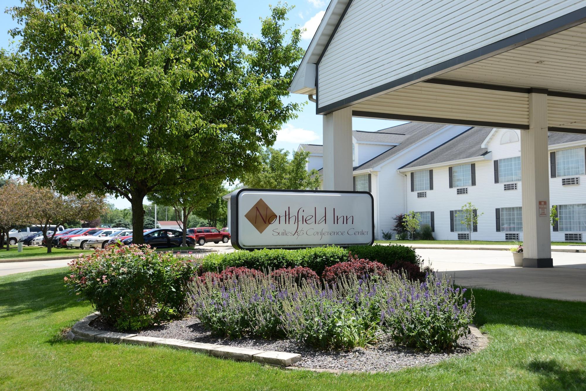 Vista Exterior Northfield Inn, Suites & Conference Center