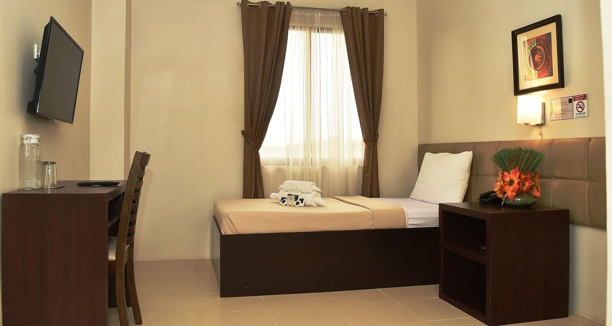 Varios Columbus Plaza Hotel