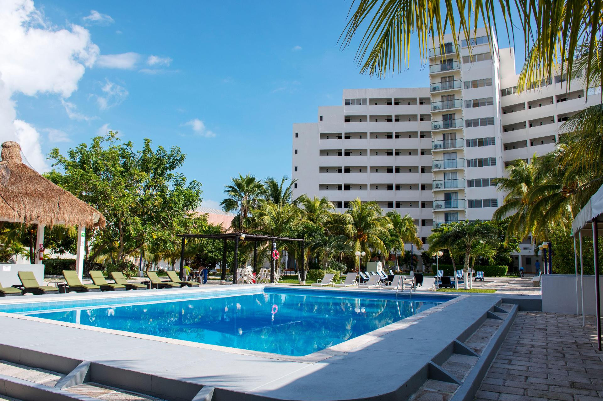 Vista Piscina Calypso Hotel Cancun