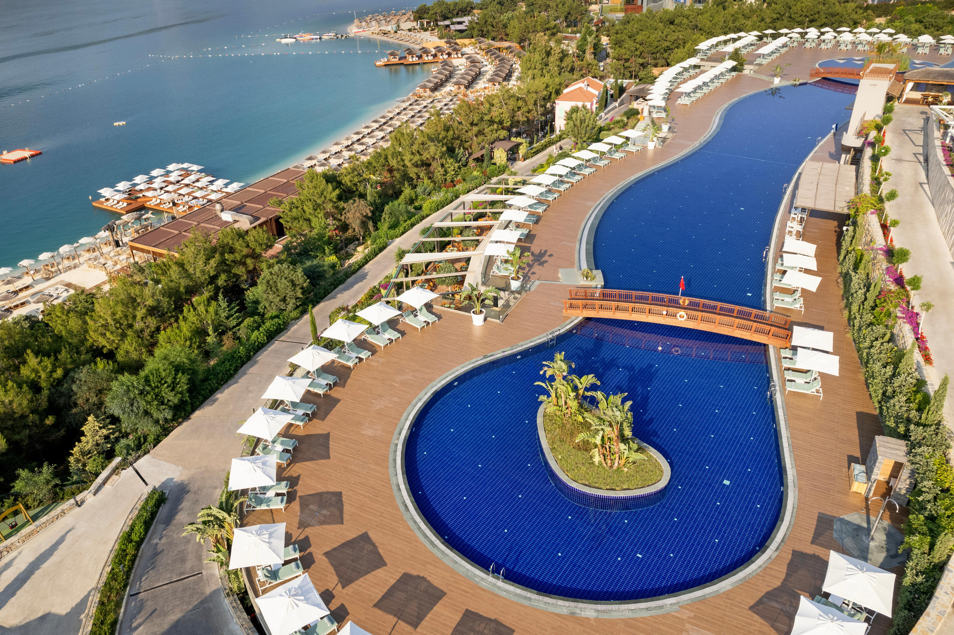 Vista Exterior Titanic Luxury Collection Bodrum