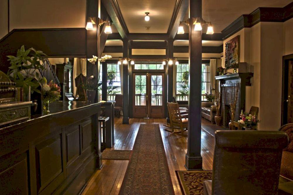 Naramata Inn by null