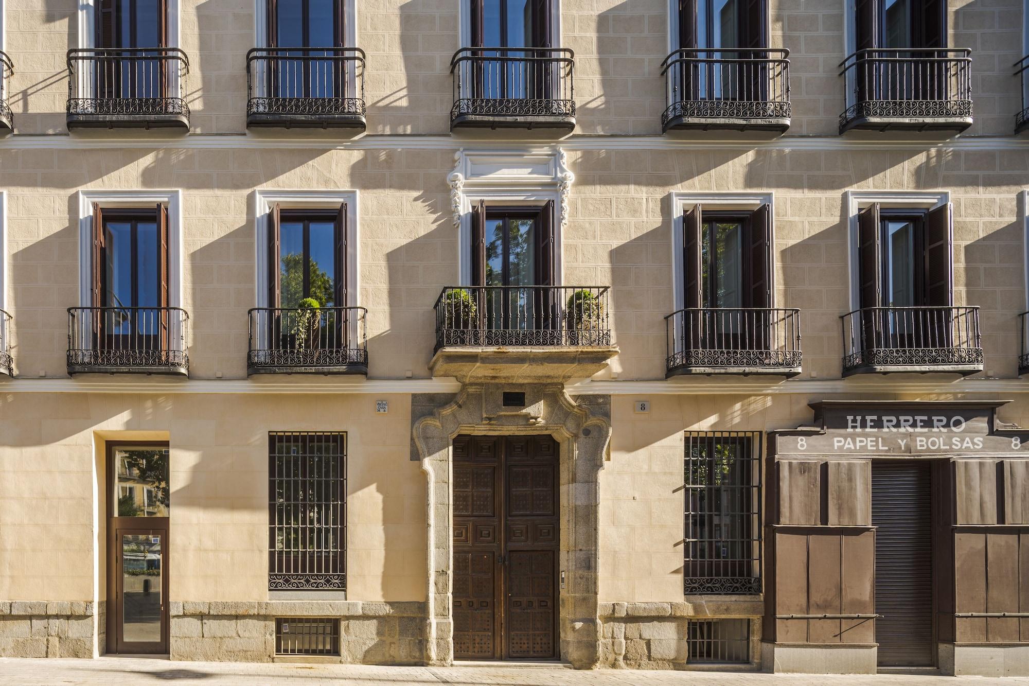 Vista Exterior Palacio Tirso De Molina