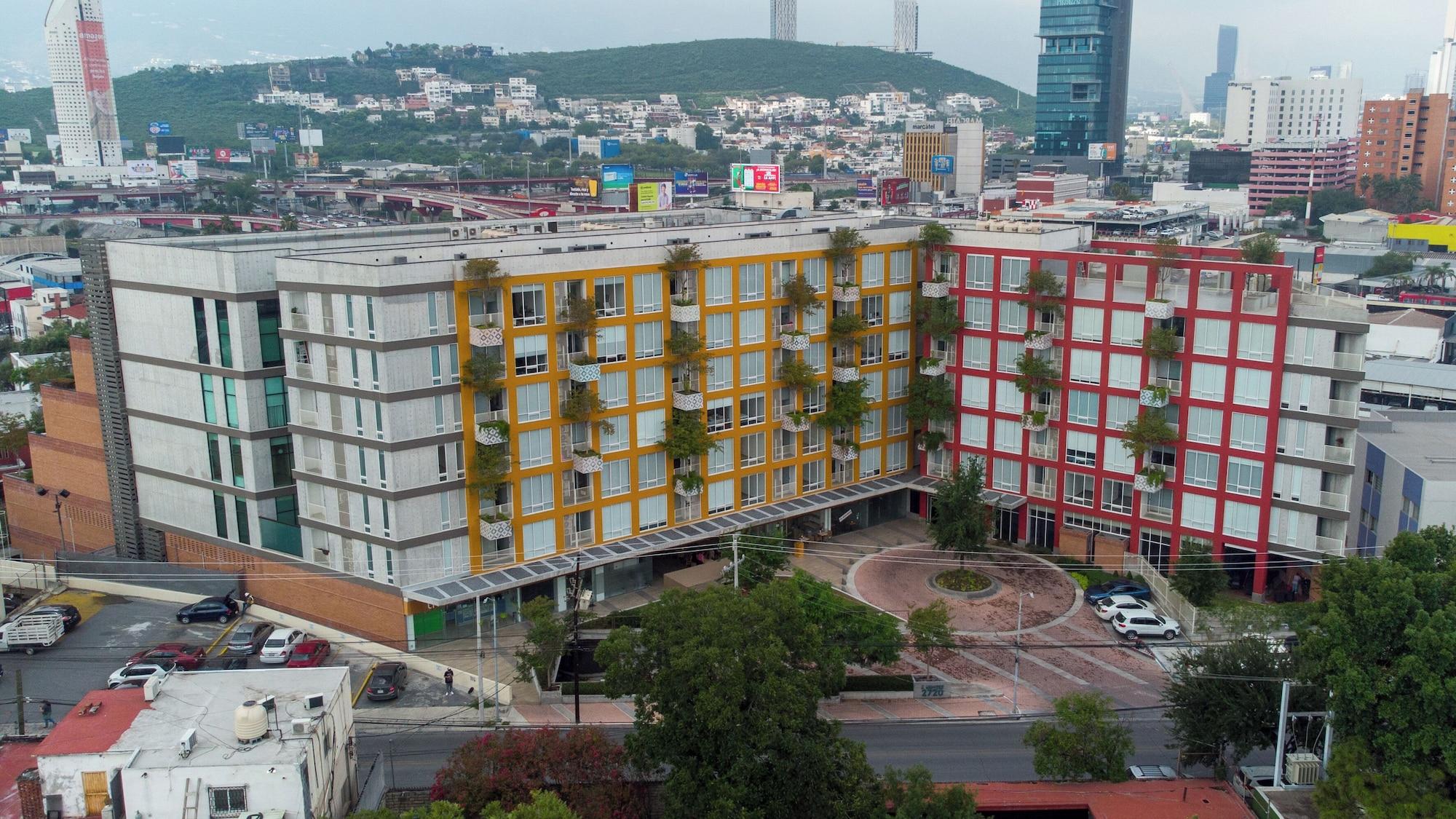 Vista Exterior Paralelo Obispado