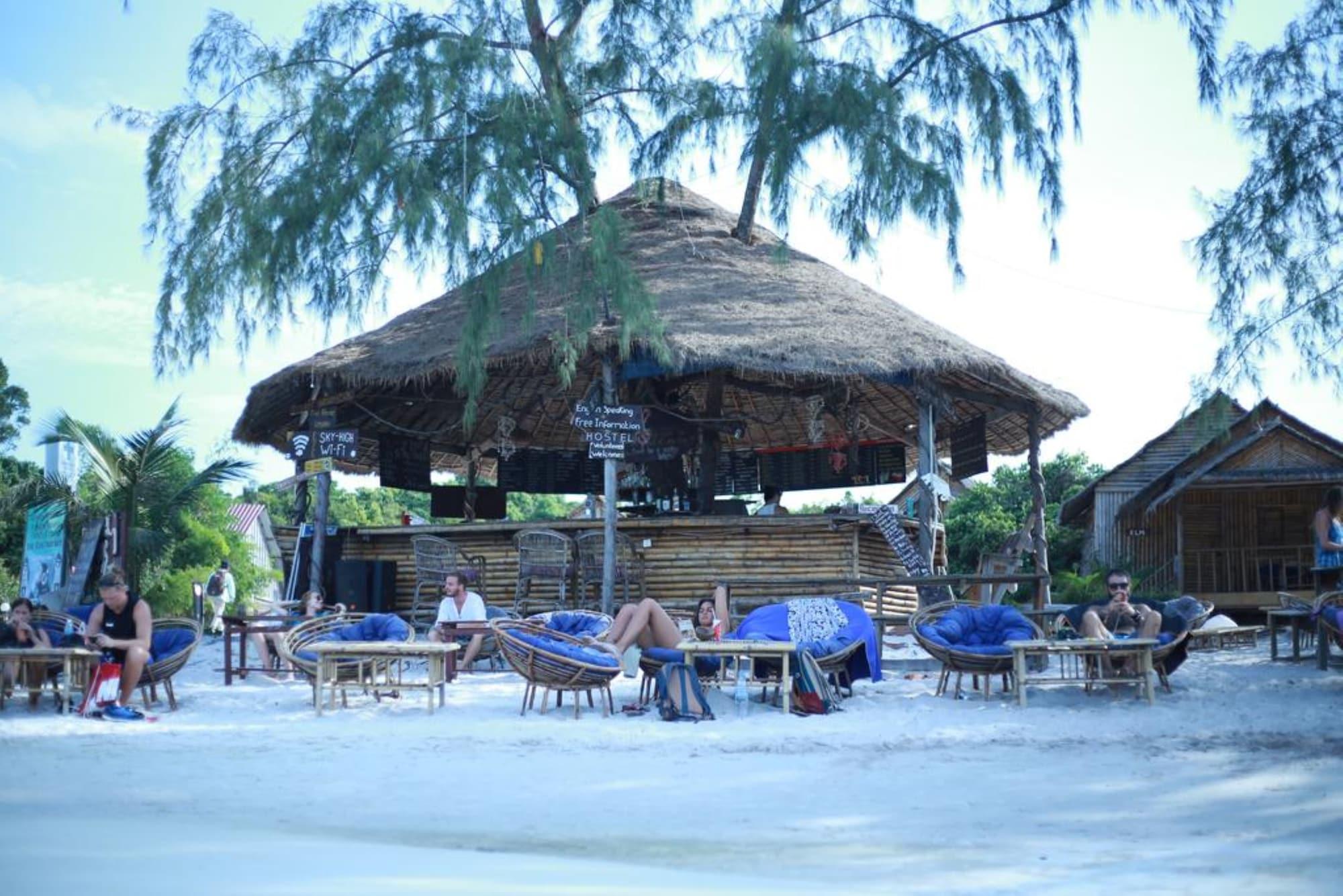 Restaurant Tree Bar Hostel