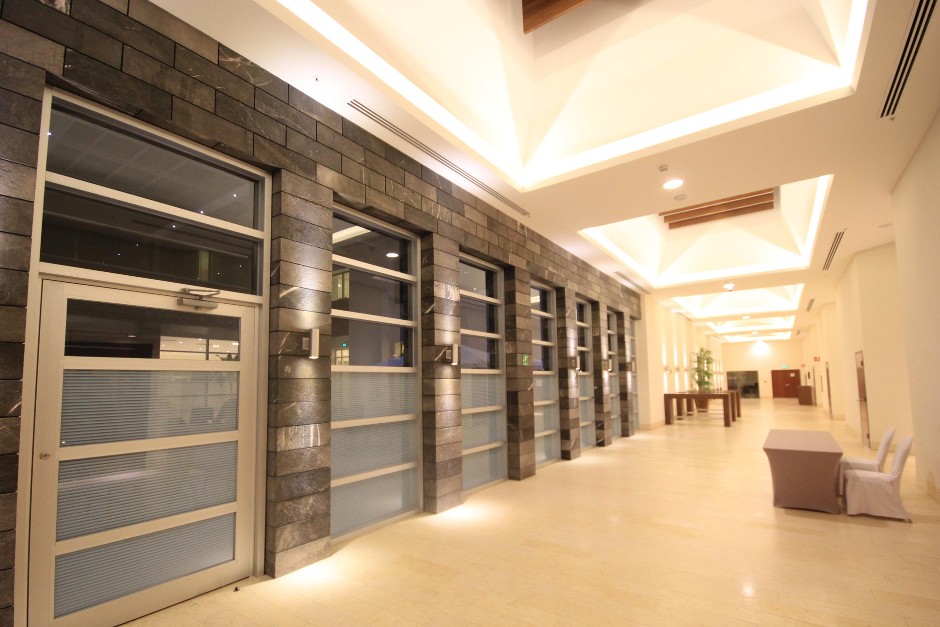 Vista Lobby Holiday Inn Leon Plaza Mayor by IHG