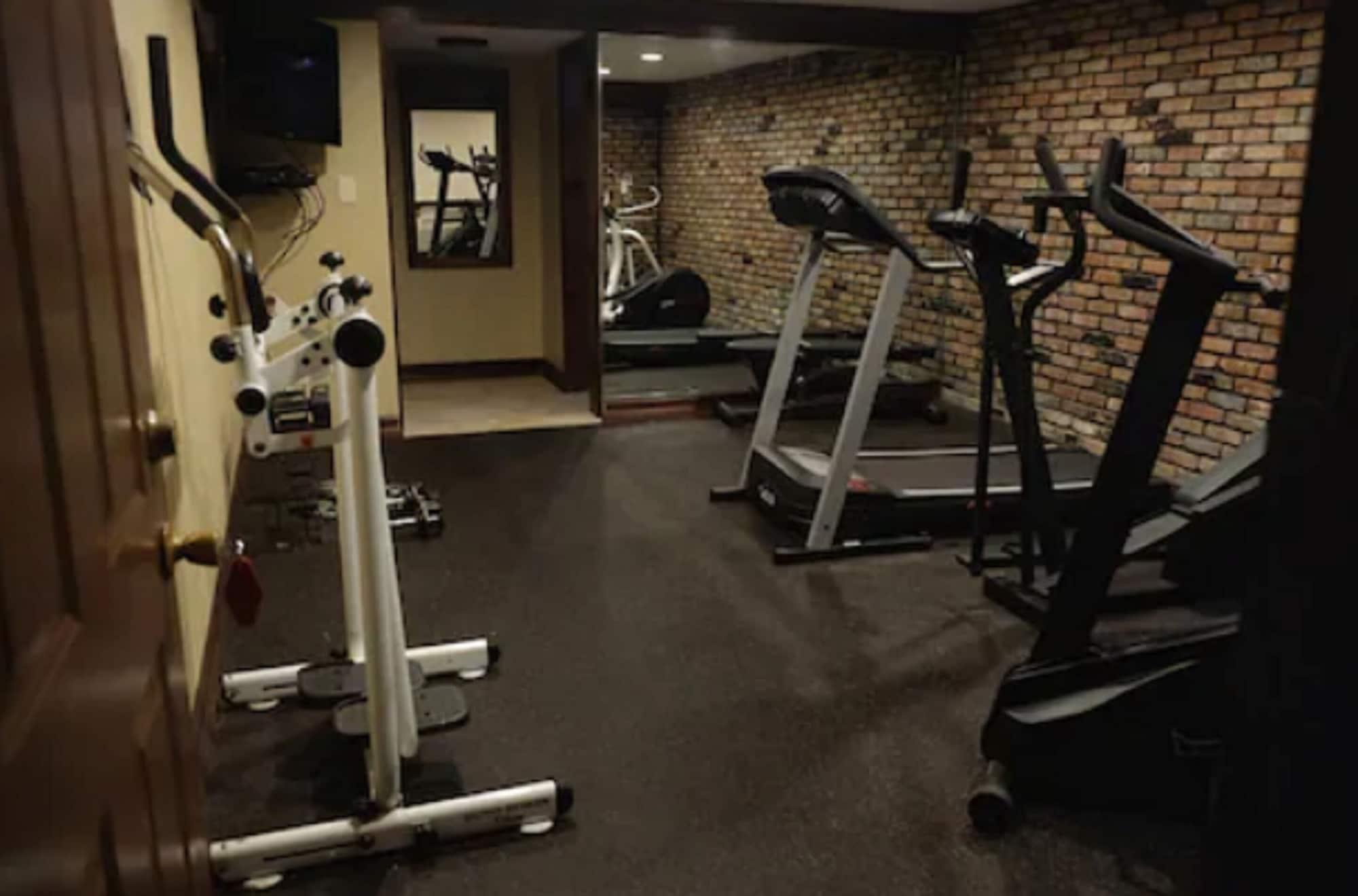 Gimnasio Chalet Inn & Suites Centerport