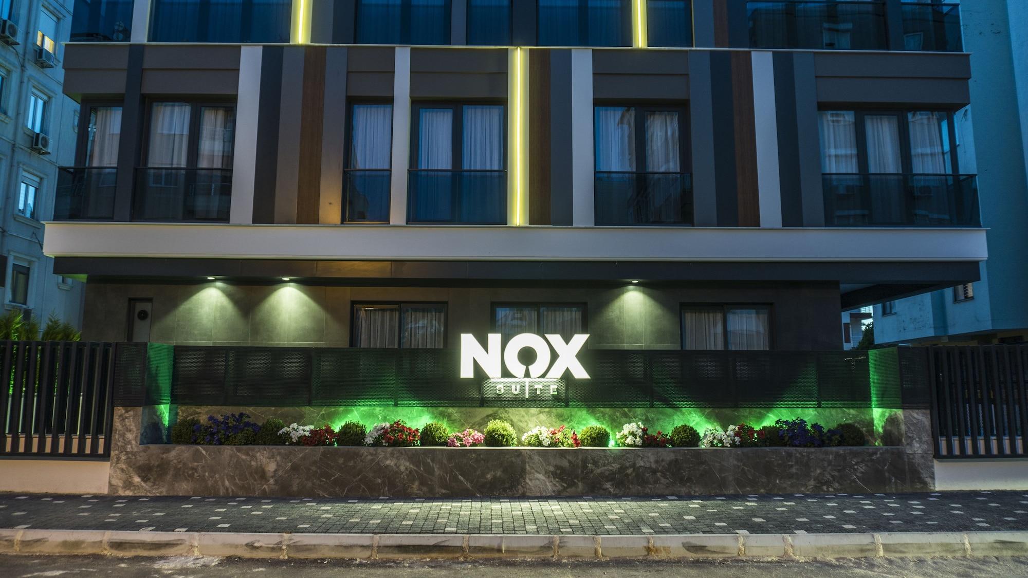 Vista Exterior Nox Suite