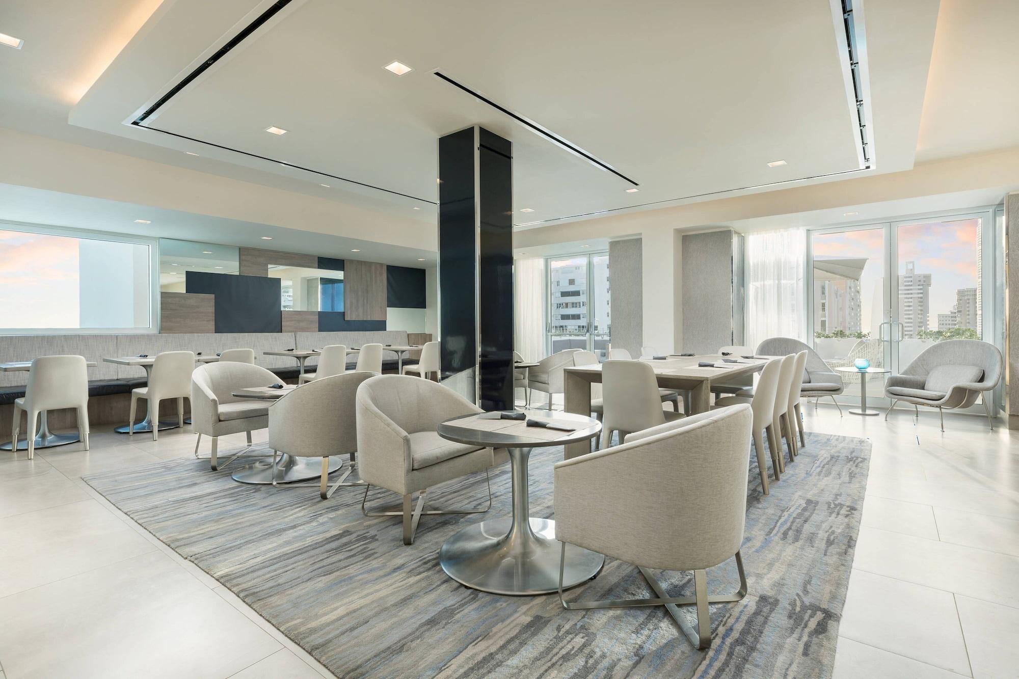 Restaurant AC Hotel by Marriott San Juan Condado
