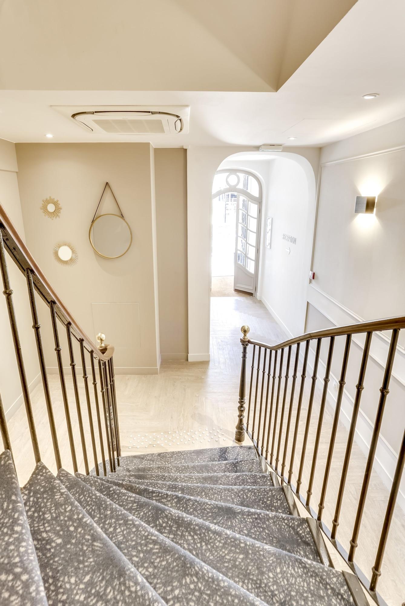 Vista Lobby Hotel Courseine