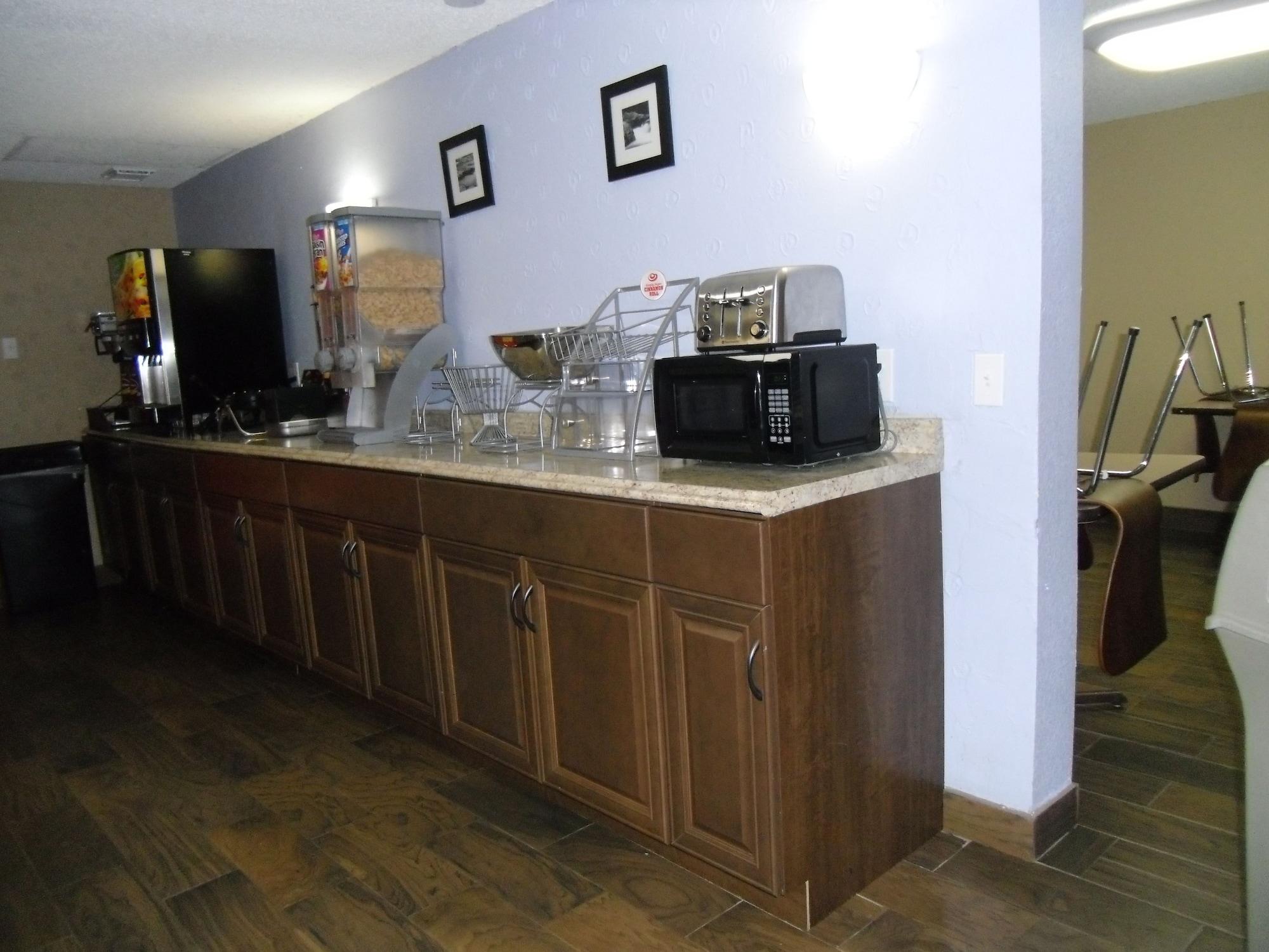 Restaurant Super 8 by Wyndham Lantana West Palm Beach