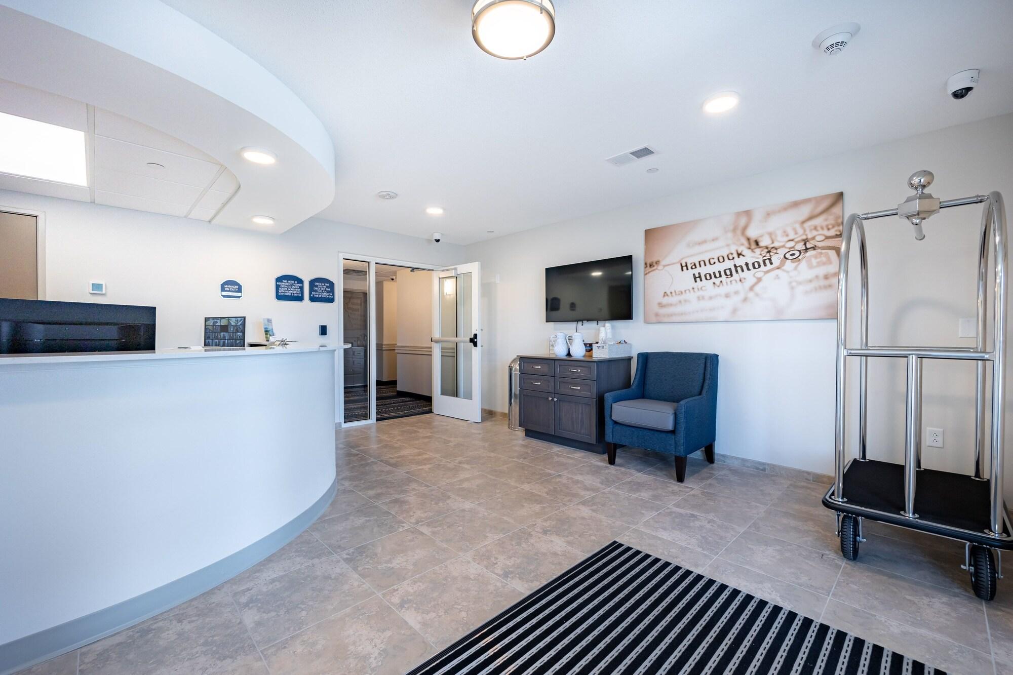 Vista Lobby Independence Stay