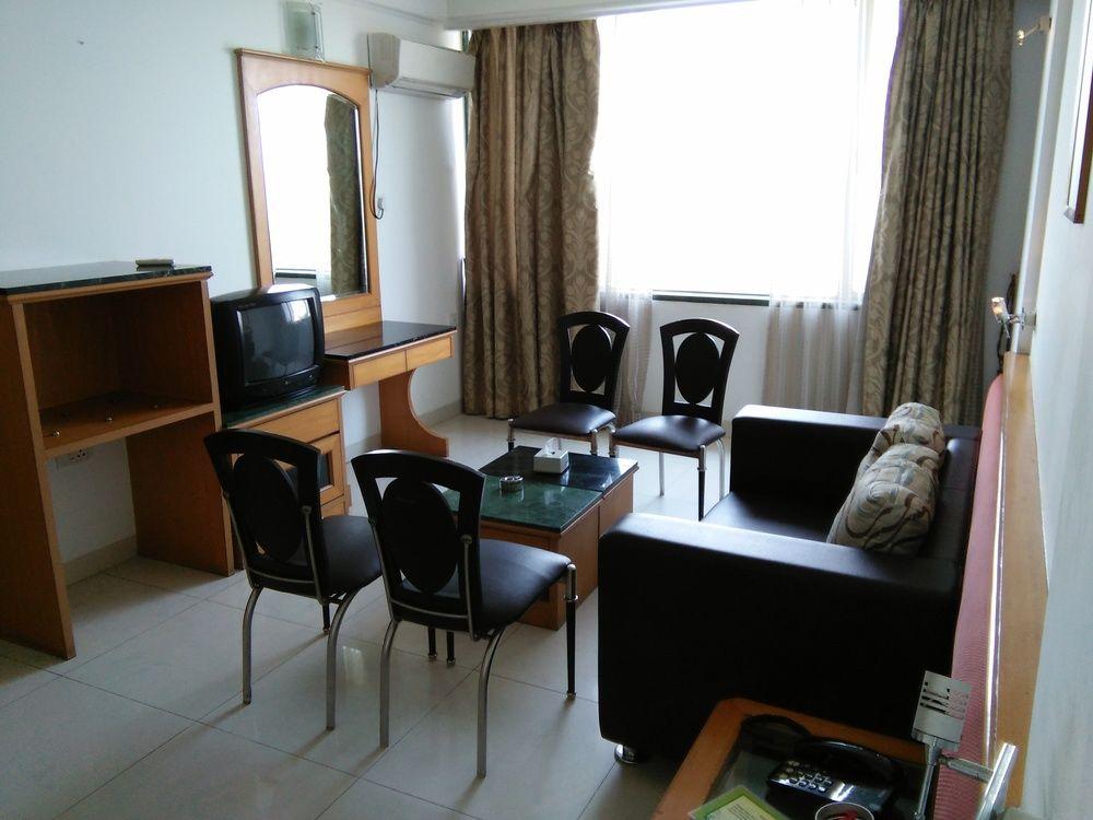 Habitación Treebo Golden Emerald