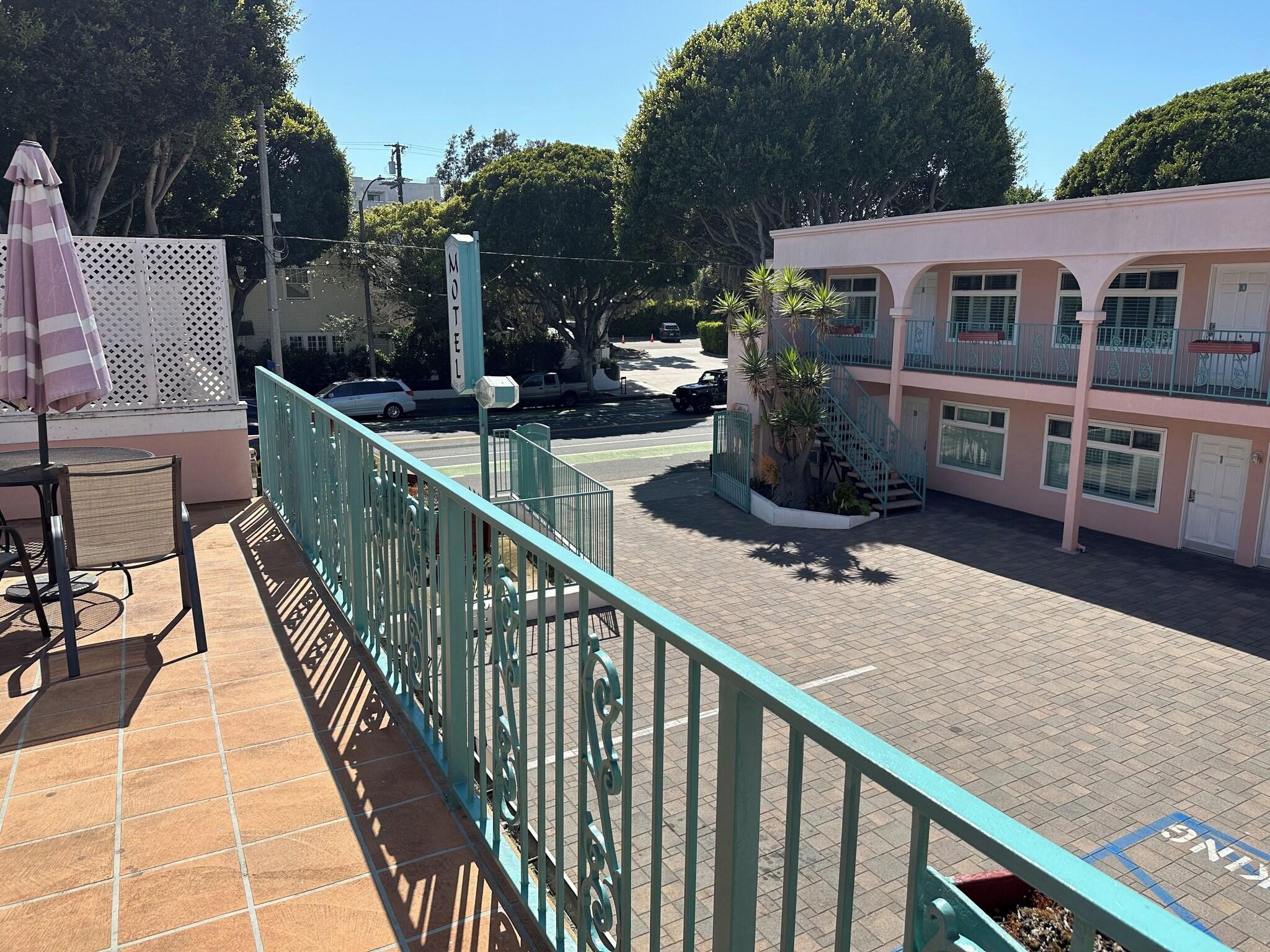 Varios Sea Shore Motel