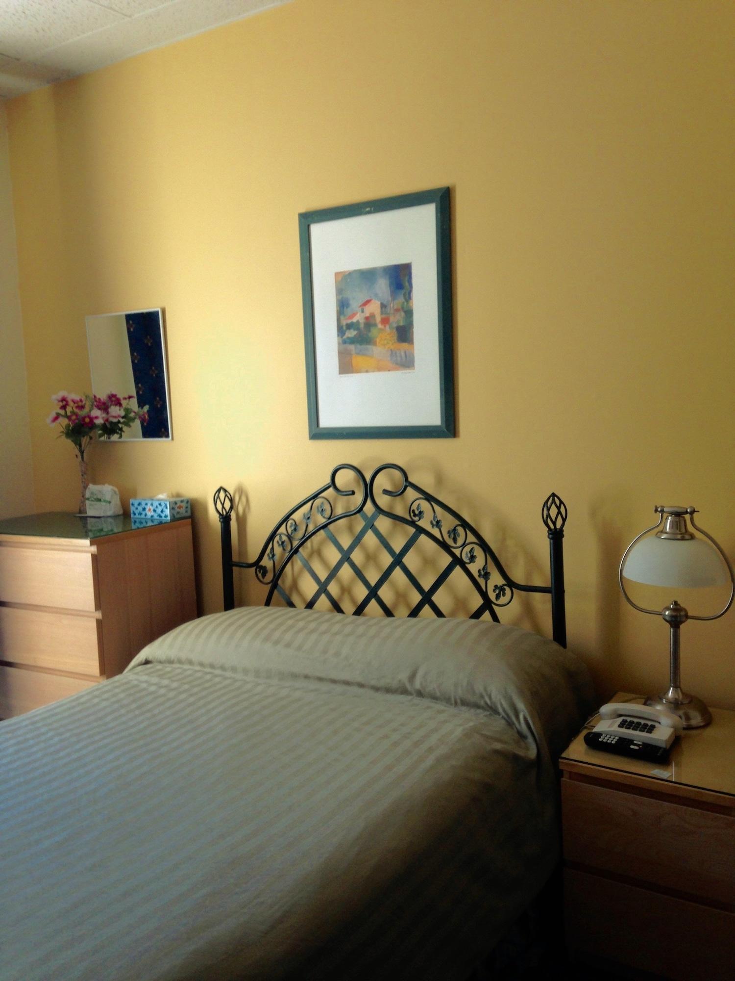 Varios Hotel Bon Accueil