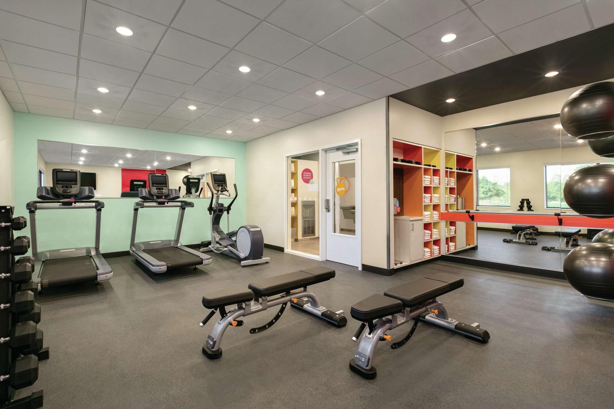 Gimnasio Tru by Hilton Charlotte Ayrsley