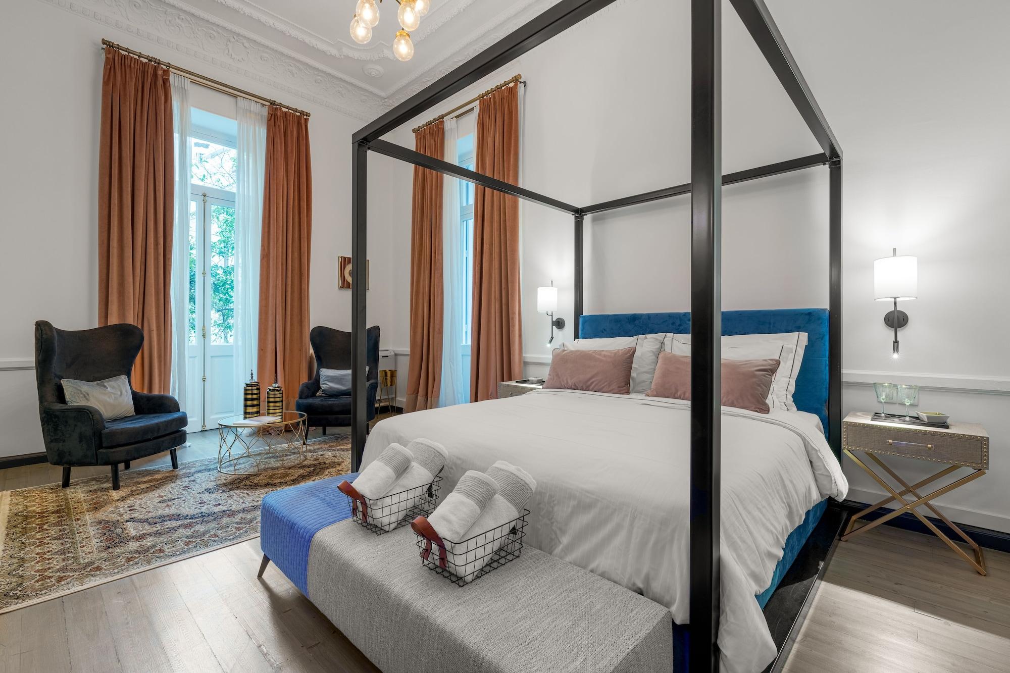 Varios 2 Mazi Suites