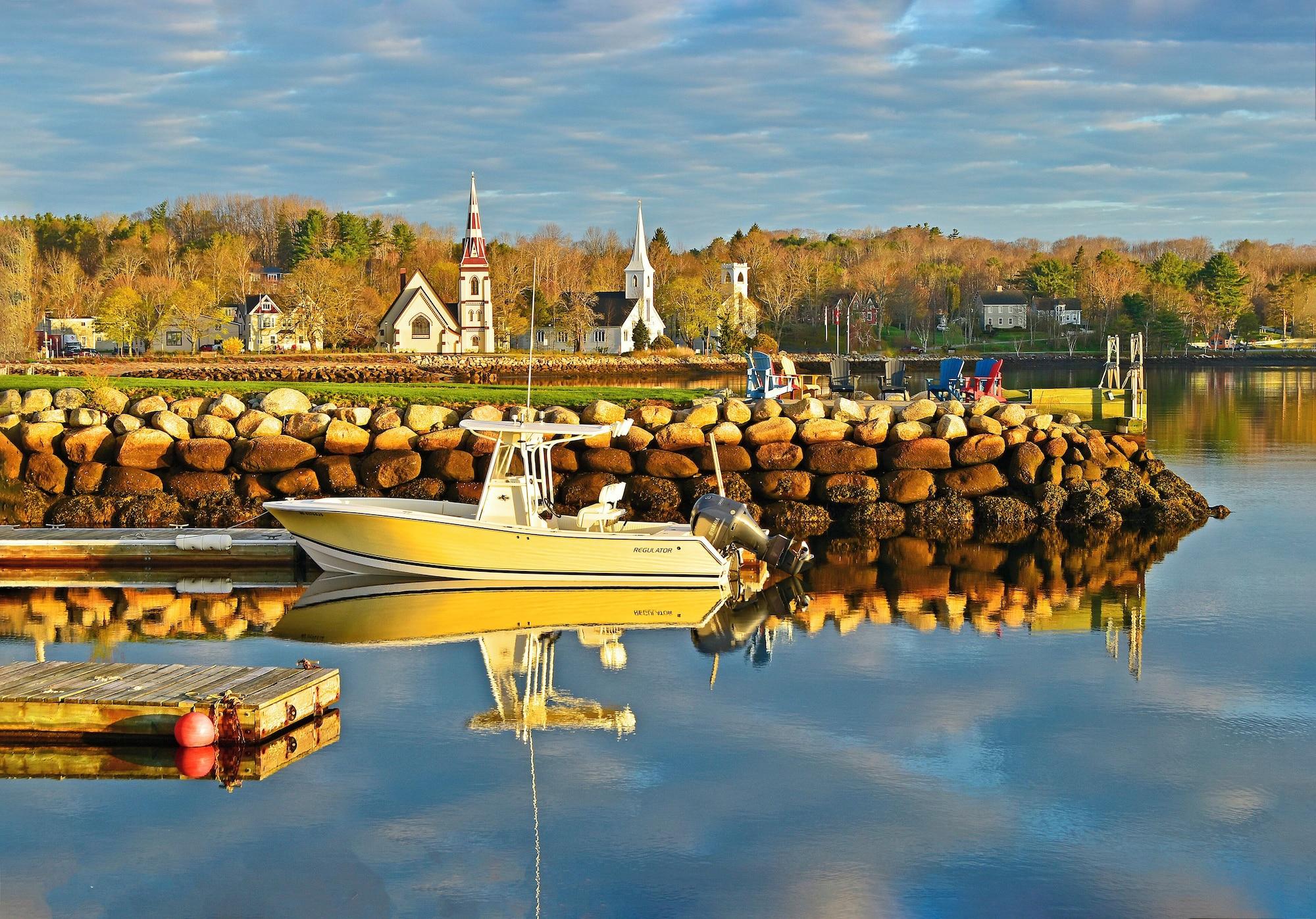 Vista Exterior Miller House By the Bay