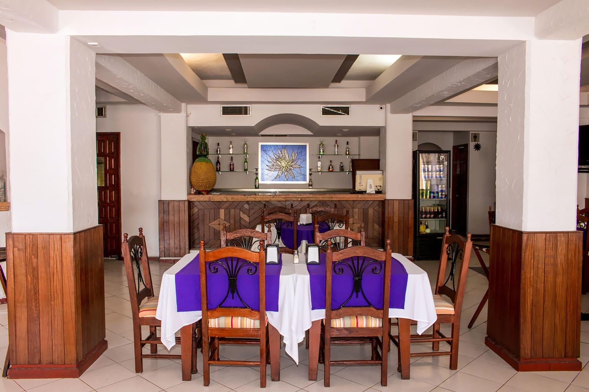 Bar/Salón Hotel Batab
