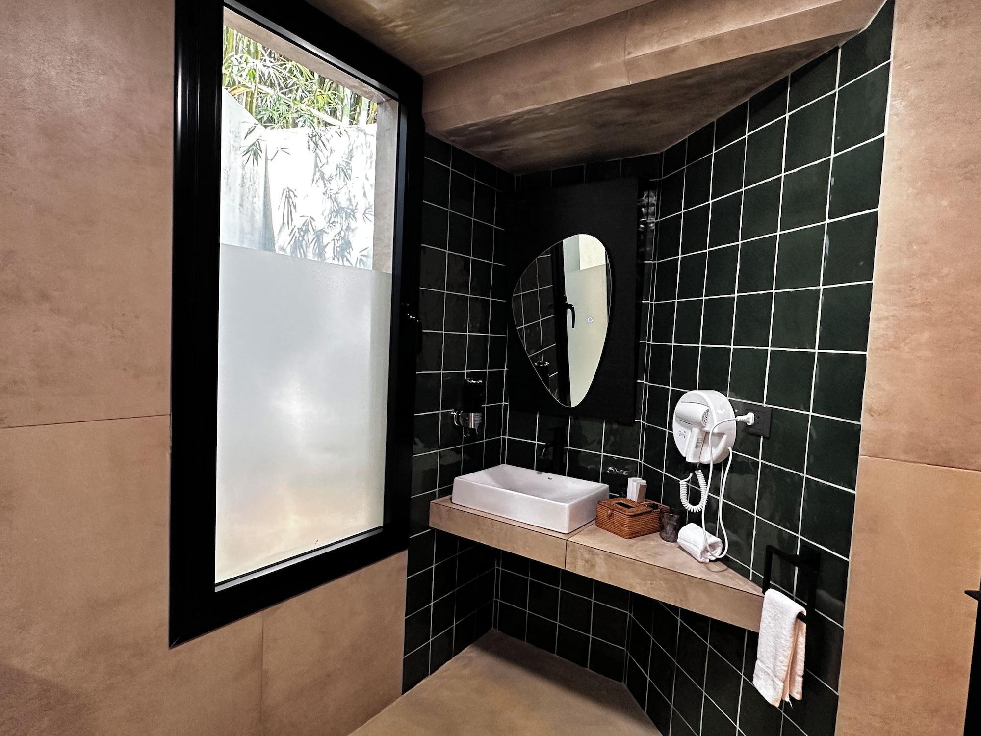 Equipamiento de Habitación Entre Arboles Iguazu, Singular Collection by Amerian