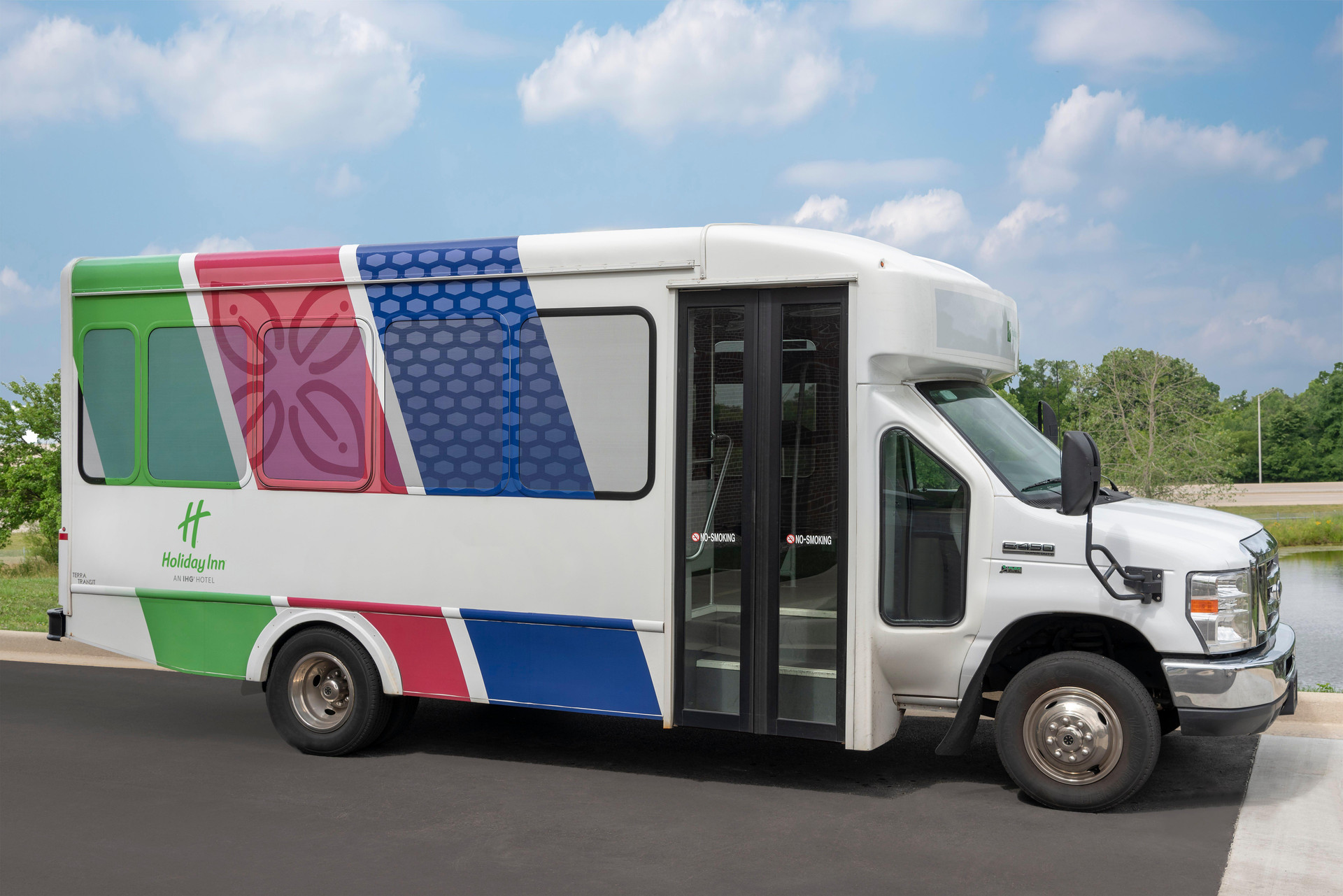 Vista Lobby Holiday Inn Indianapolis Airport by IHG