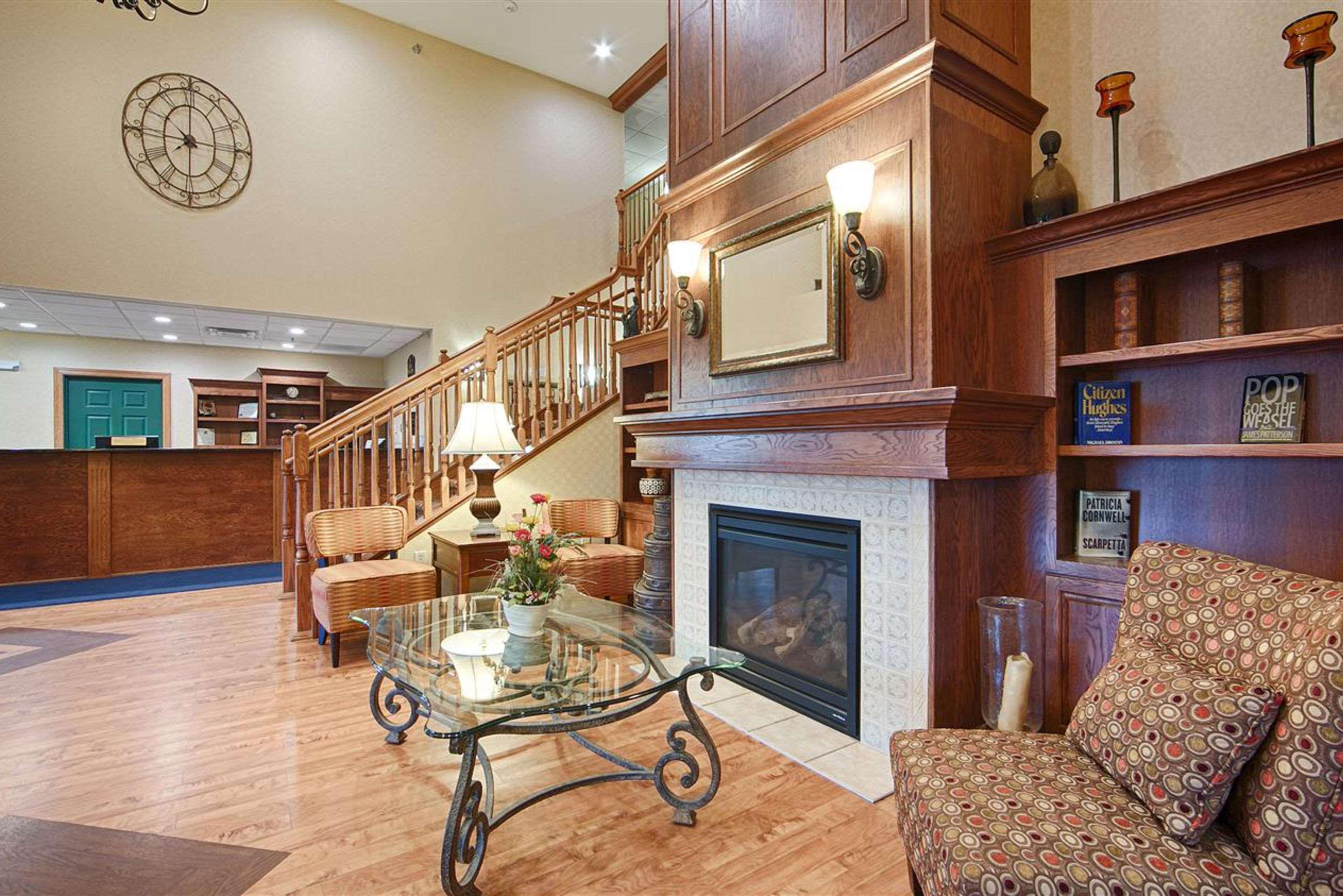 Vista Lobby Heritage Hotel