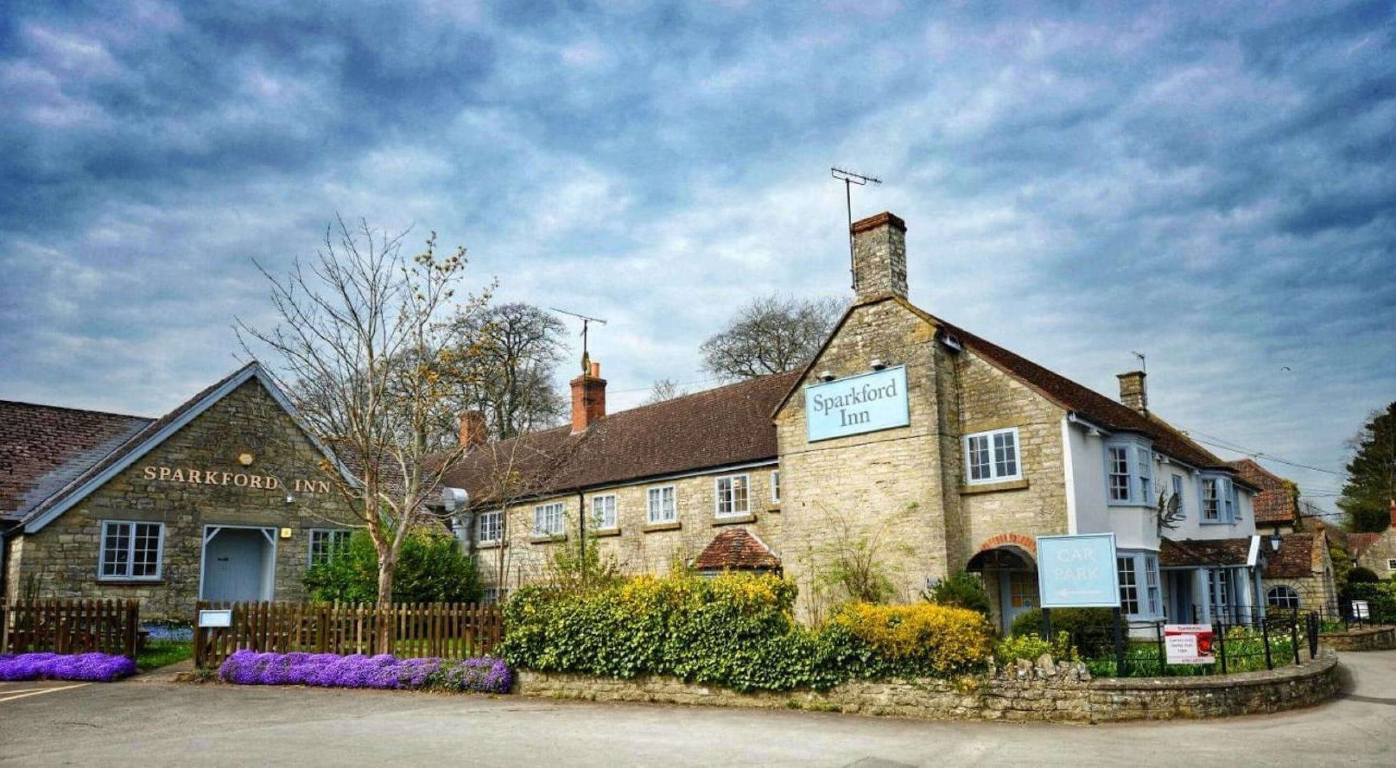 Varios Sparkford Inn