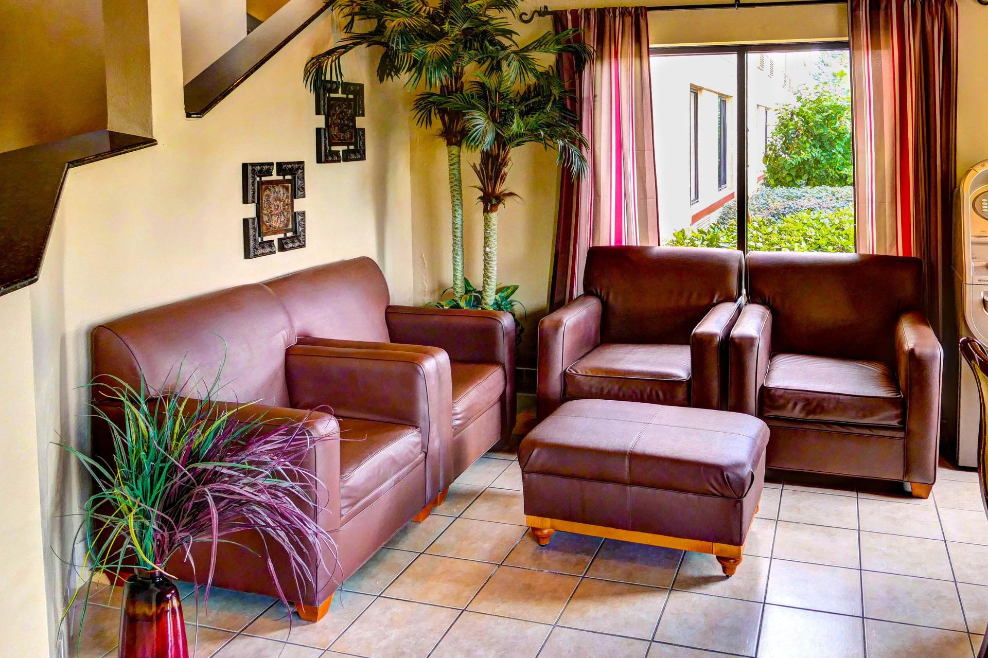 Vista Lobby Destiny Palms Hotel Maingate West
