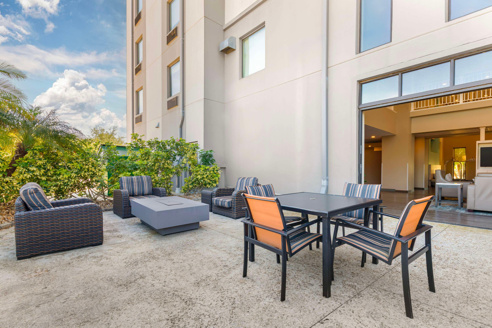 Vista Exterior Magnolia Pointe, BW Signature Collection