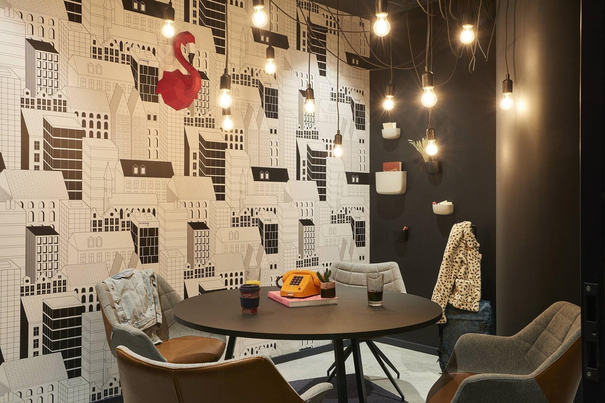 Sala de Reuniones Moxy Paris Charles de Gaulle Airport