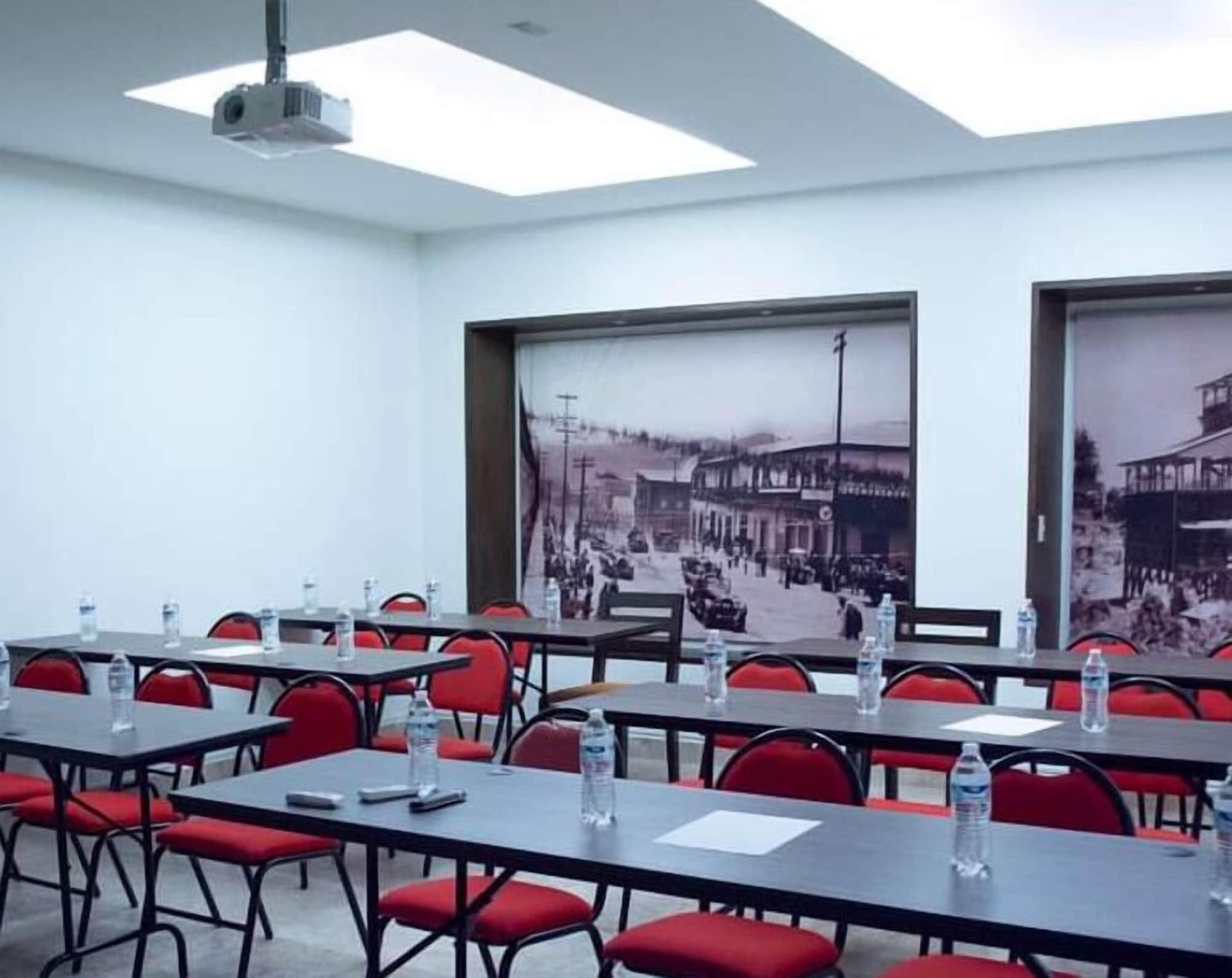 Sala de Reuniones Hotel Real del Oro