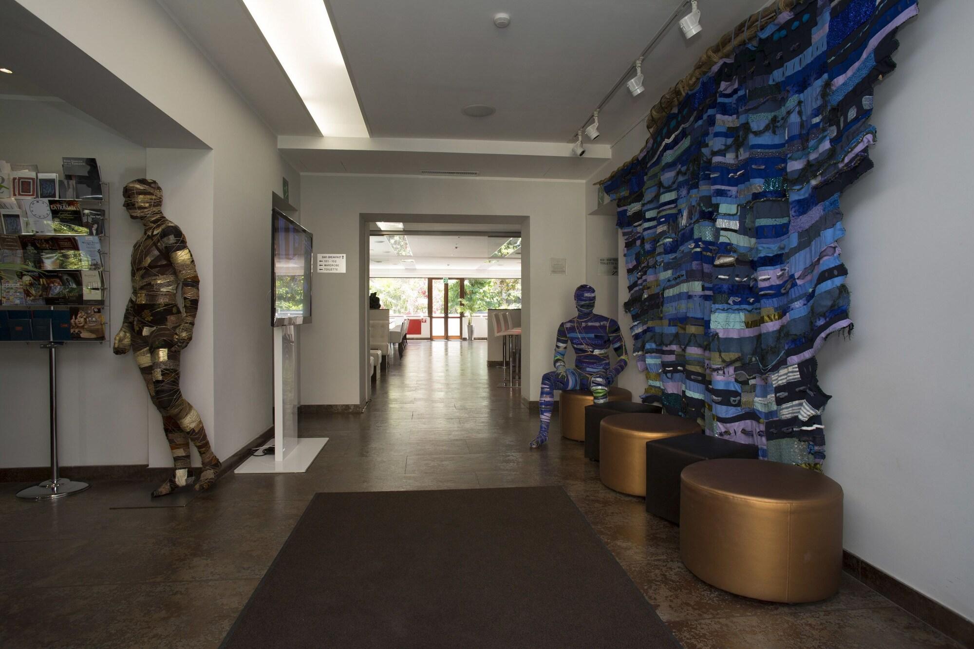 Vista Lobby Hotel Villa Pannonia
