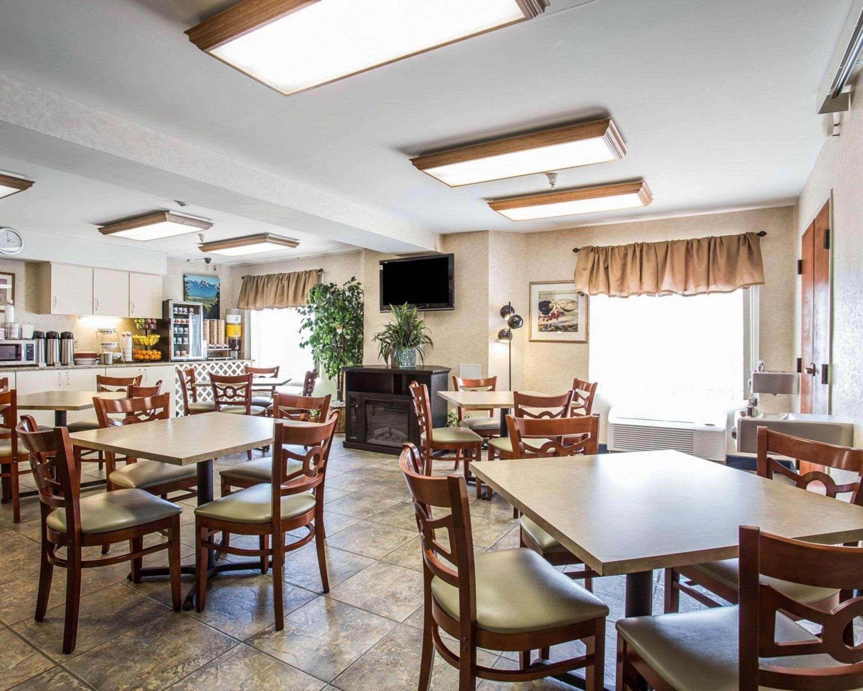Restaurant Econo Lodge Denver International Airport